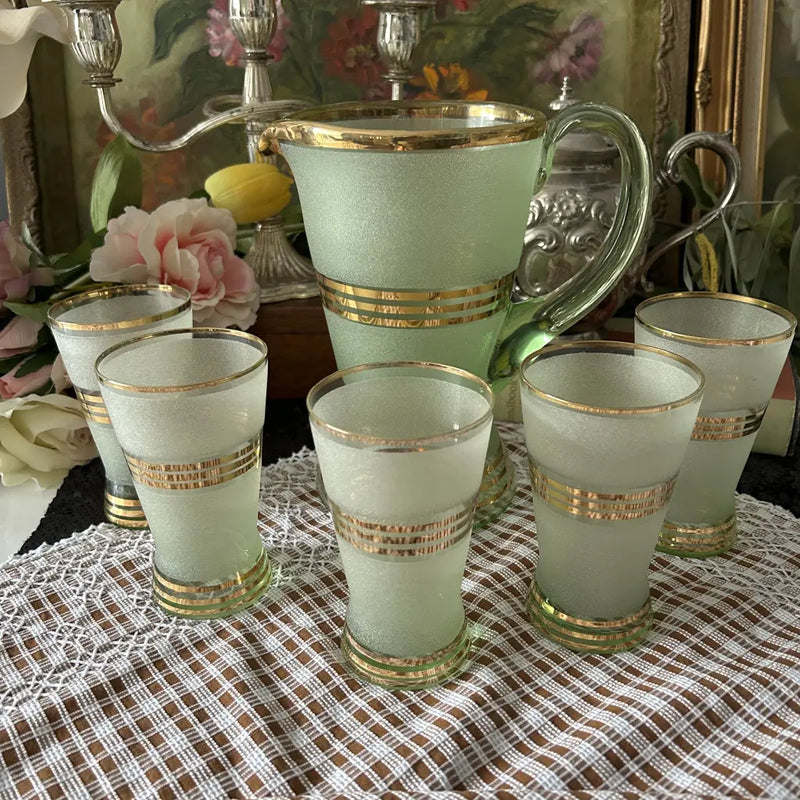 Set of vintage-style glasses with gold accents front