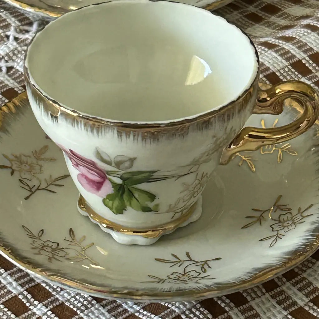 Mid-Century-Japanese-Porcelain-Tea-Set Cup