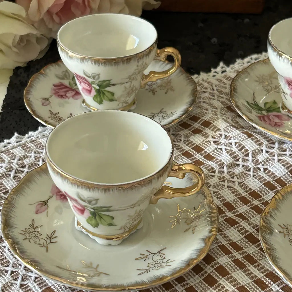 Mid-Century-Japanese-Porcelain-Tea-Set Close
