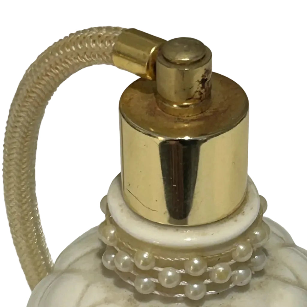 Vintage-1940s-Quilted-White-Glass-Perfume-Atomiser-with-Gold-Hardware-IMG-9678 Top