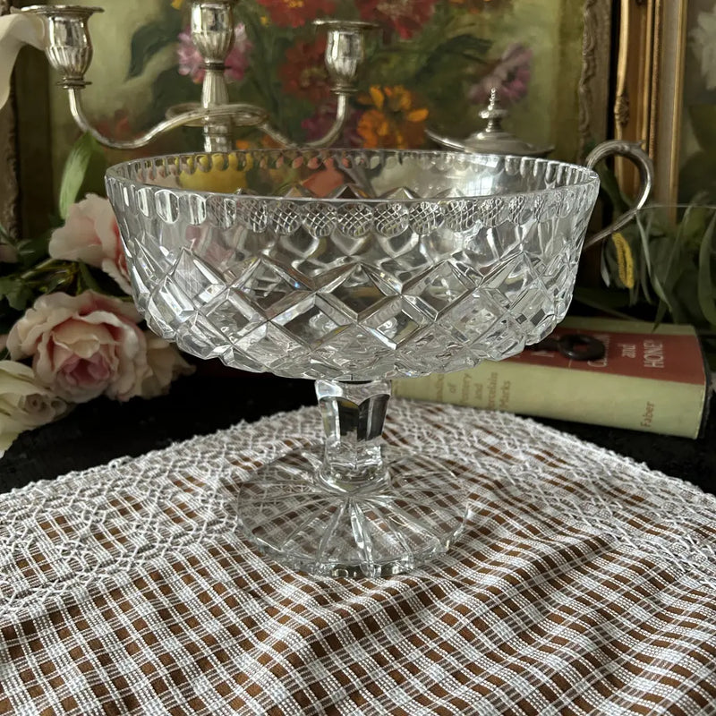 Vintage-crystal-cut-bow front