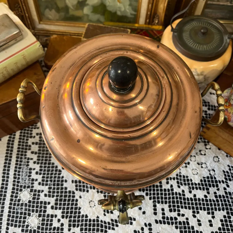 Antique Beldray Hammered Copper Urn c.1900 Top
