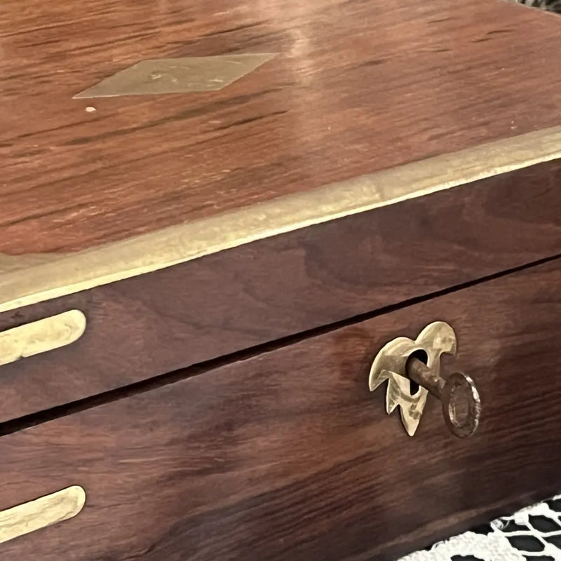 Australian 19th Centuray Cedar Brass Inlaid Box Close