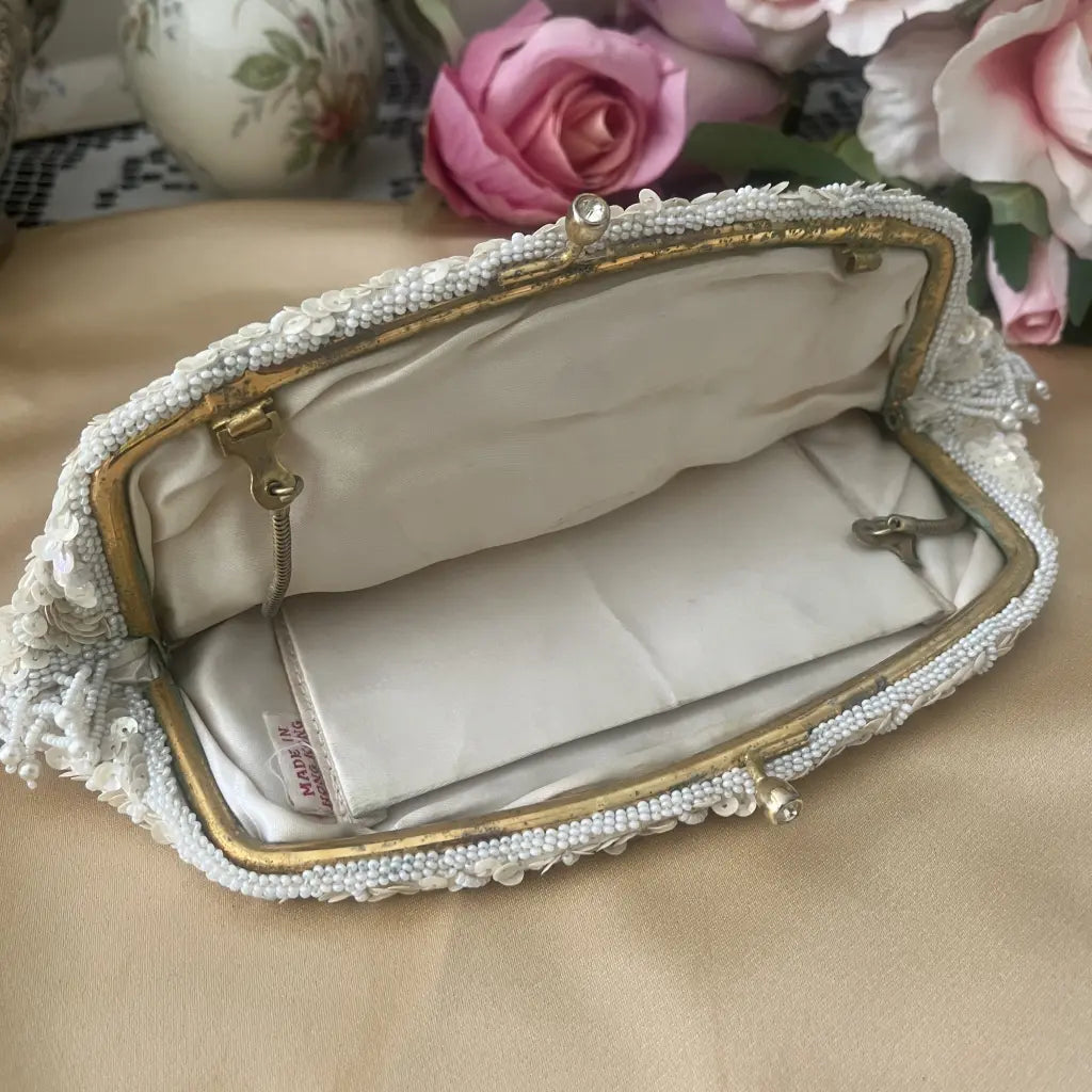 Beaded Bridal Clutch, White Pearl Clutch Purse, Art Deco Wedding Bag, Gold  Clasp Vintage Bride Purse, White Wedding Clutch, Ivory Bride Bag - Etsy