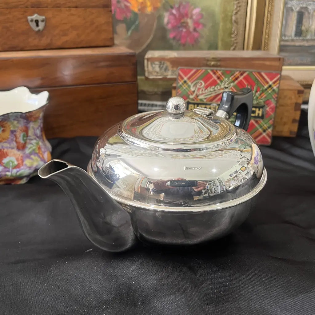 Vintage Perfection Silver Tea Set  c.1940 Tea Pot Side